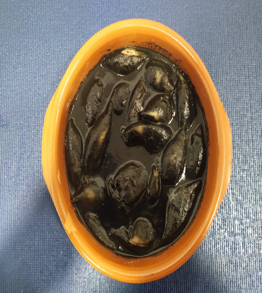 CHIPIRONES RELLENOS EN SU TINTA